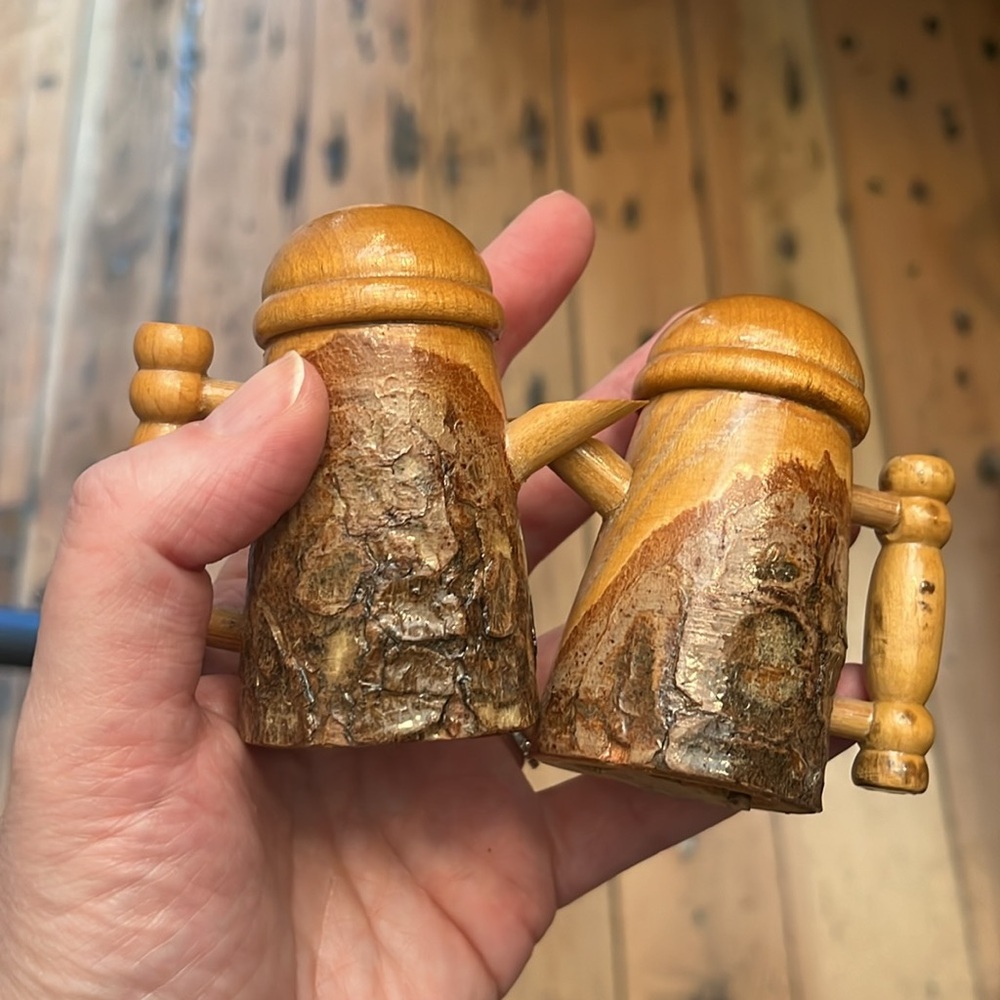 Vintage wooden Jug Carafe Salt and Pepper Shakers - Picture 2 of 5